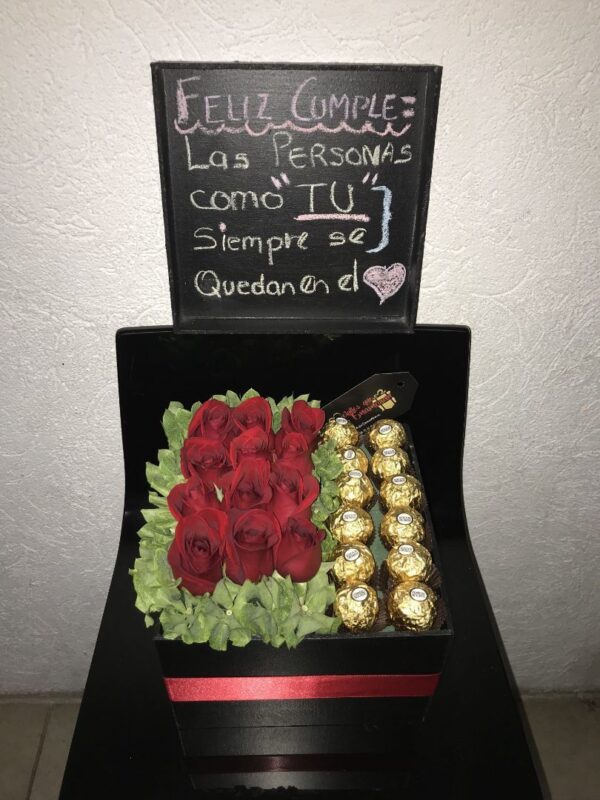 Caja Con Rosas y Chocolates